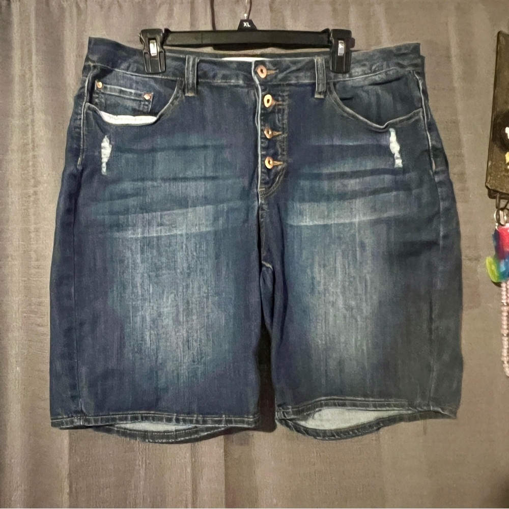 !it Helena high rise shorts size 14